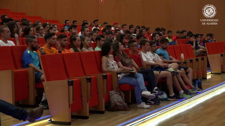 Estudiantes de Educación Física de la UAL conocen la situación de su futuro laboral