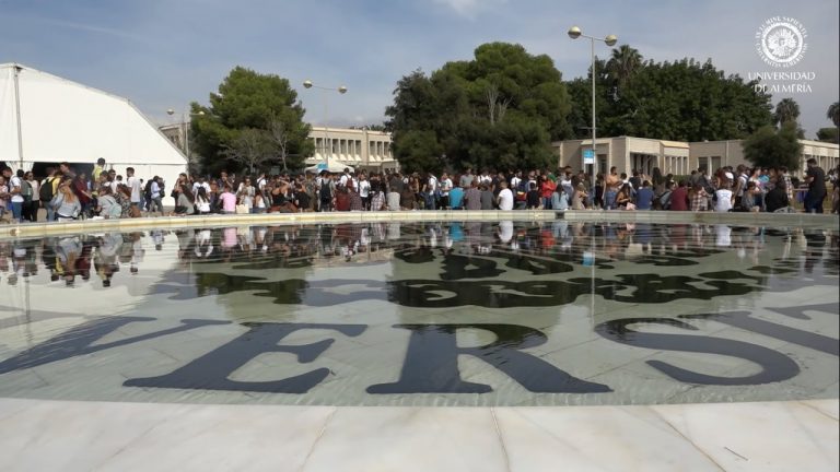 Los estudiantes de la UAL se vuelcan con la Jornada de Bienvenida