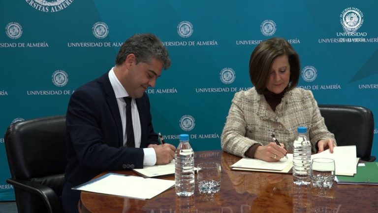 Convenio de colaboración para promover políticas sociales entre UAL y Administración Autonómica