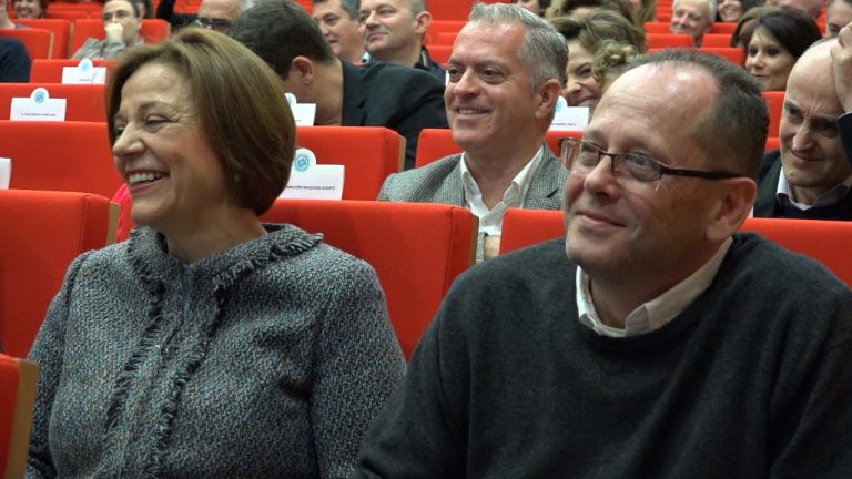 Emotivo homenaje al personal de Administración y Servicios por sus 25 años