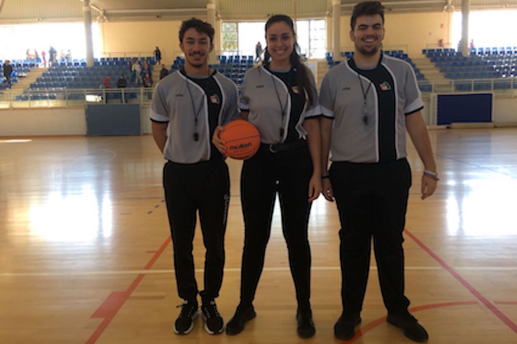 El Servicio de Deportes de la UAL pone en bandeja poder ser árbitro de  baloncesto - UALNEWS