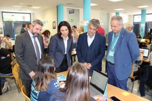 Más de 40 estudiantes trabajan en convertir sus ideas de negocio o sociales en proyectos