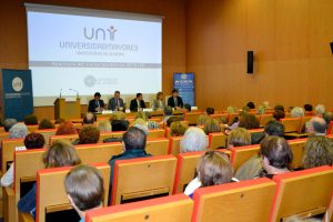 Los estudiantes de más de 55 años llenan las aulas de la Universidad de Mayores