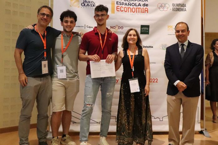 Primer premio ACEDE en la Olimpiada de Economía para el equipo presentado por la Universidad de Almería