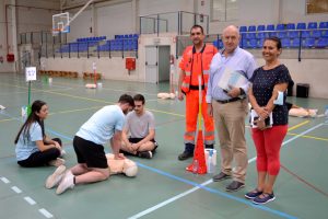 Estudiantes de primero reciben formación para salvar vidas