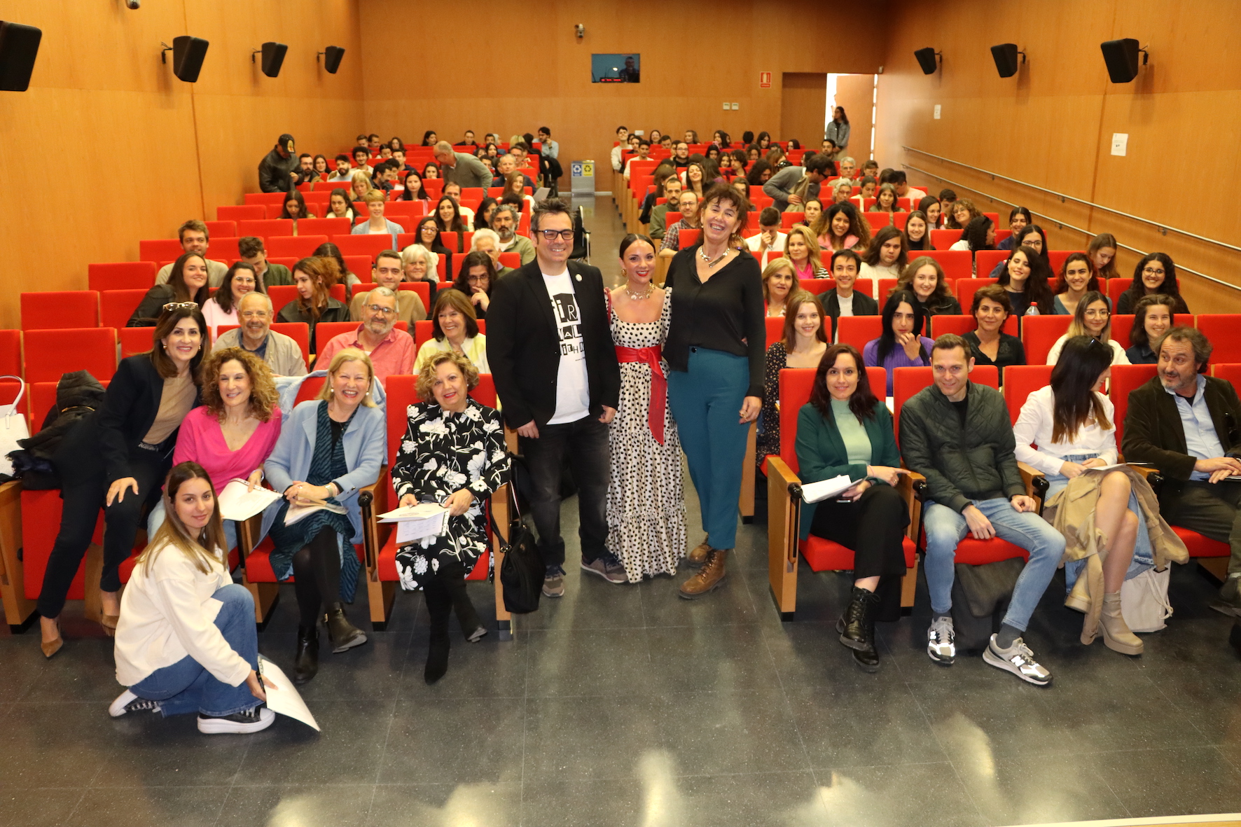 La Poesía Bífida dice adiós a lo grande a la Facultad Valente de la Universidad de Almería