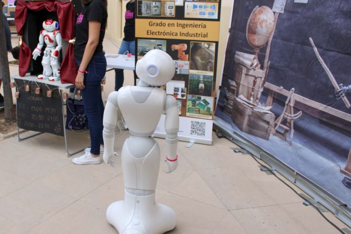 La UAL participa con tres actividades en la Semana Europea de la Robótica