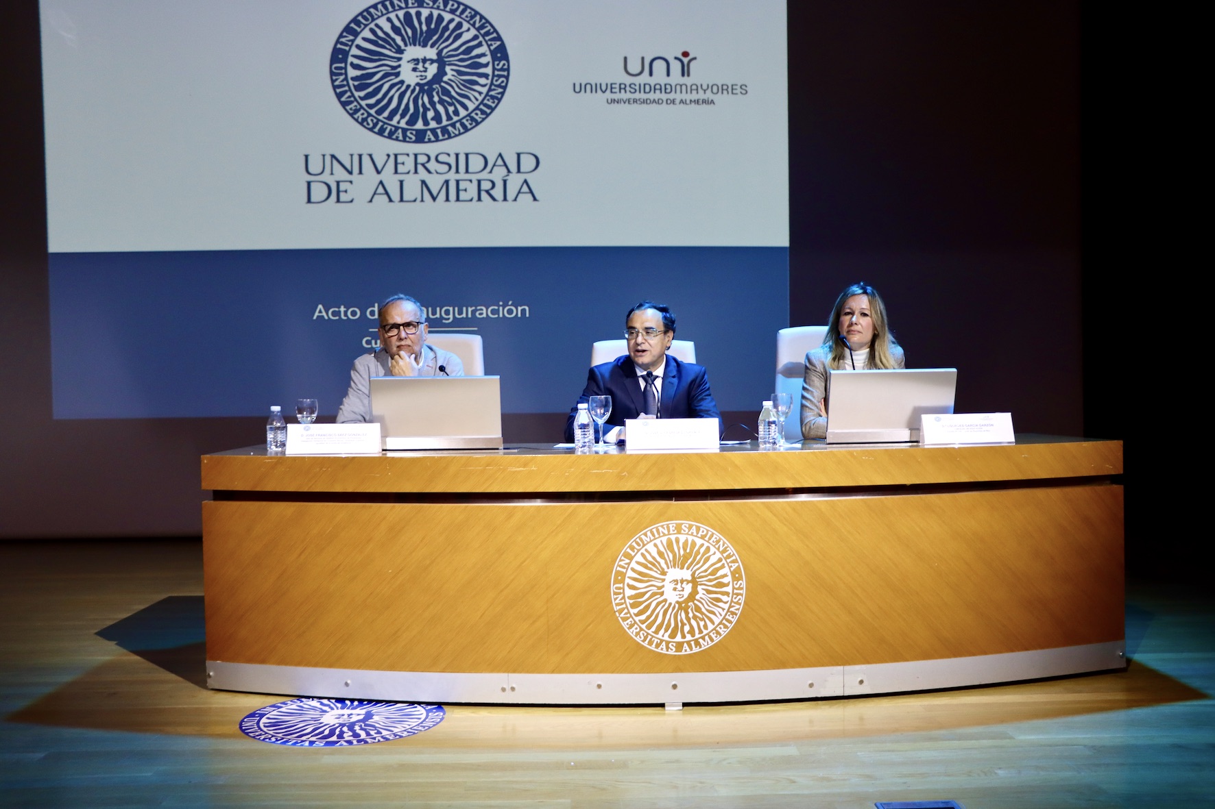 La Universidad de Mayores de la UAL inaugura un nuevo curso en el que roza ya el millar de matriculaciones