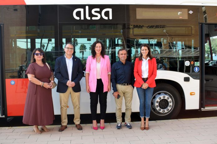 Dos nuevos autobuses híbridos se incorporan a las líneas de la Universidad