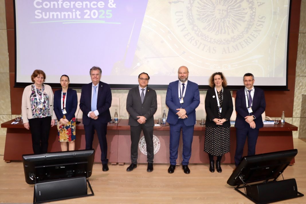 FOTO 1 UAL 18 FEBRERO 2025 RECTORES