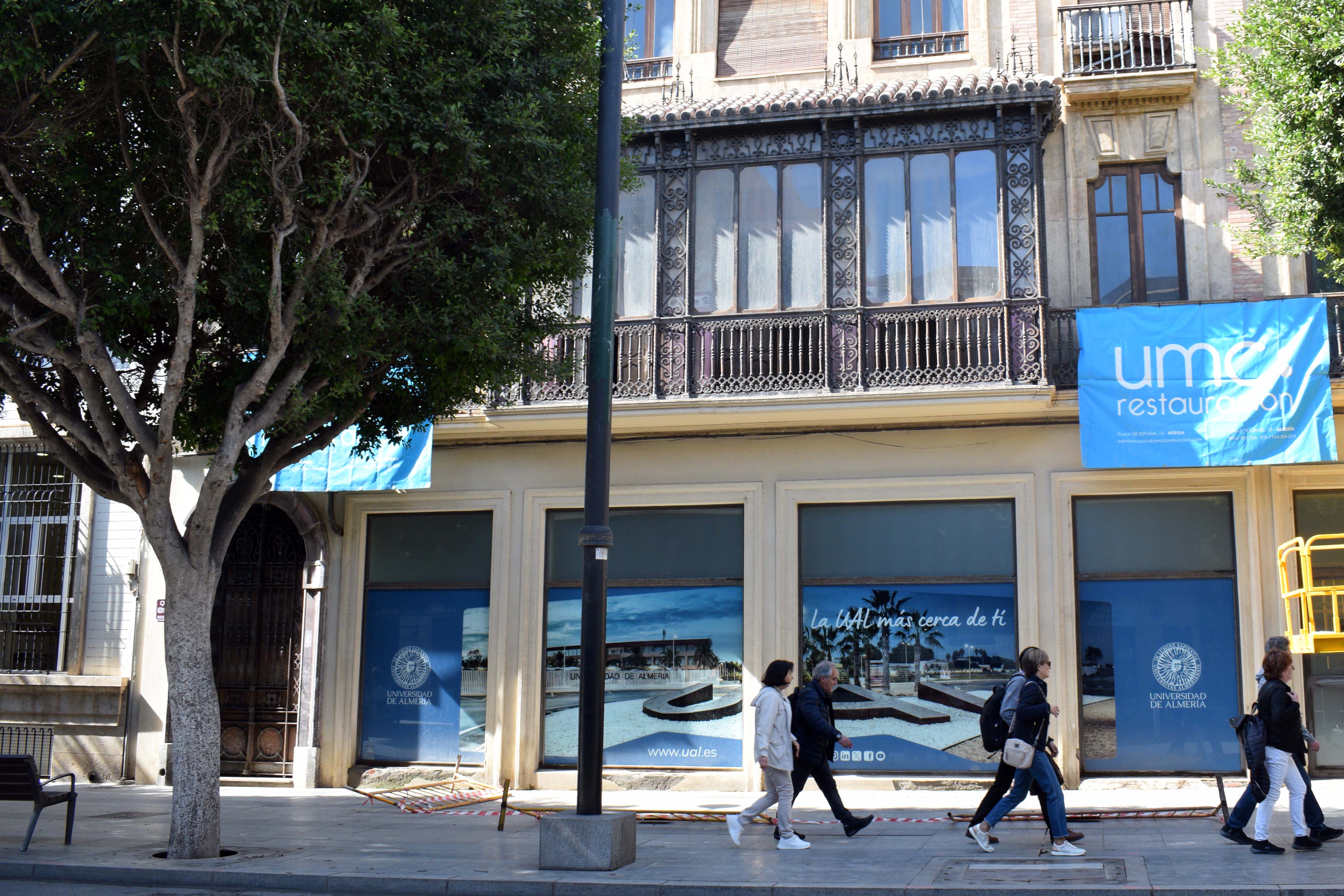 La UAL rehabilita la fachada del edificio cedido en el Paseo