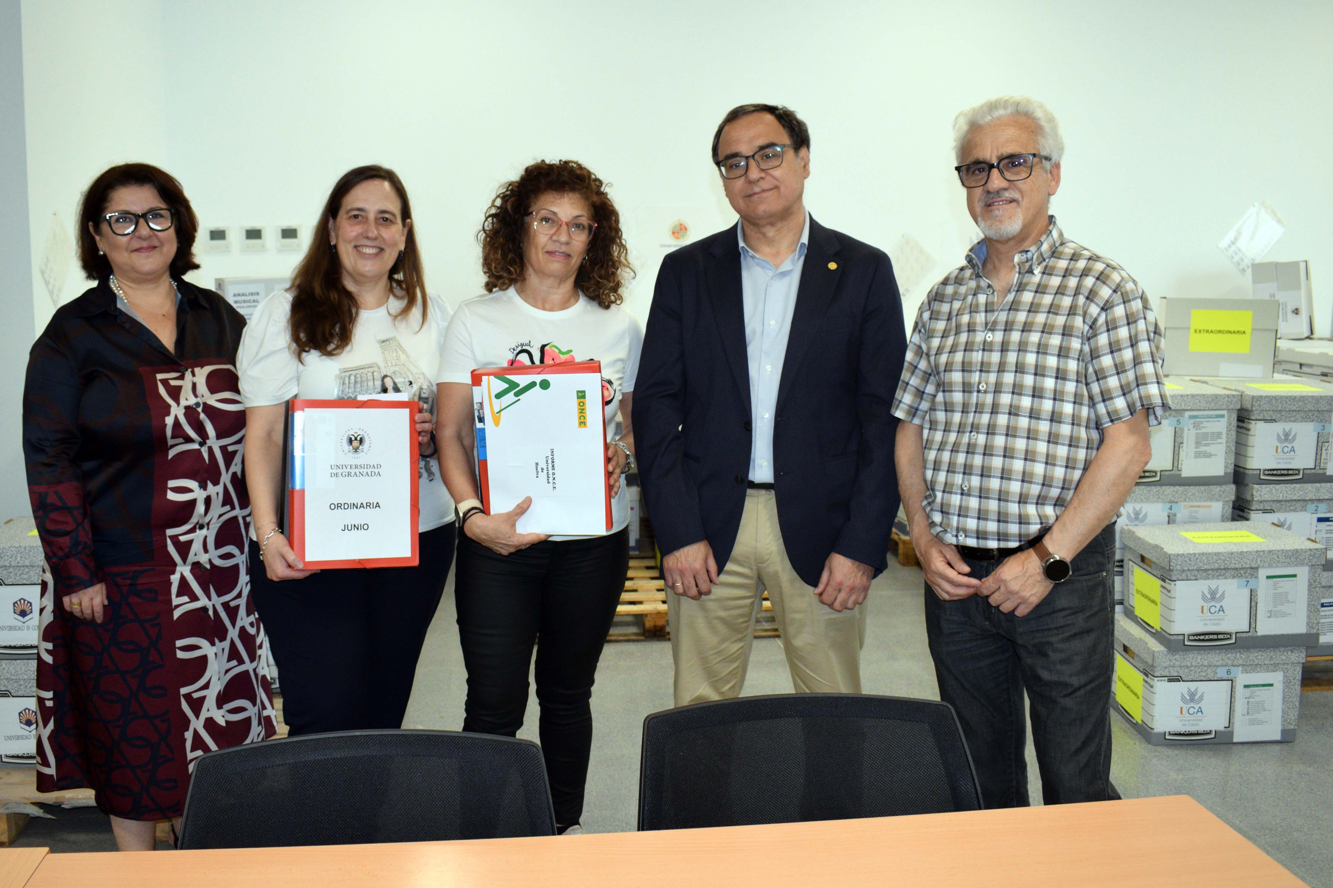 La UAL comienza a entregar los exámenes de la PAU al resto de universidades andaluzas