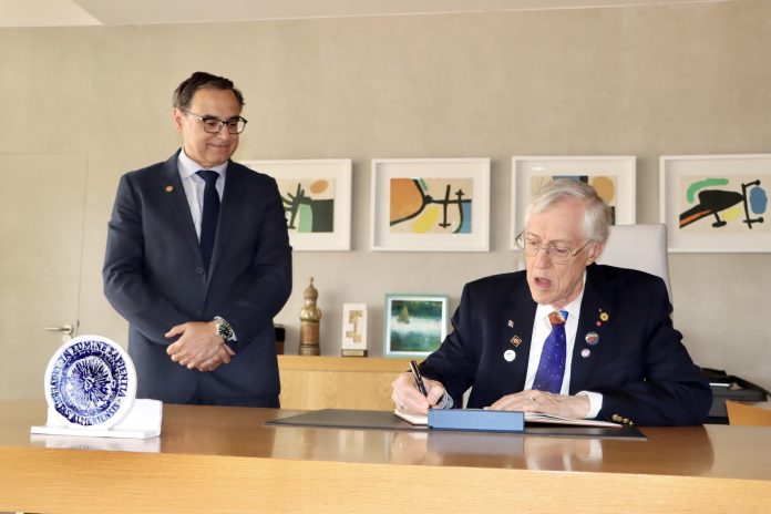 La UAL sigue en su fuerte apuesta por la Física con John Mather, premio nobel y padre del telescopio James Webb