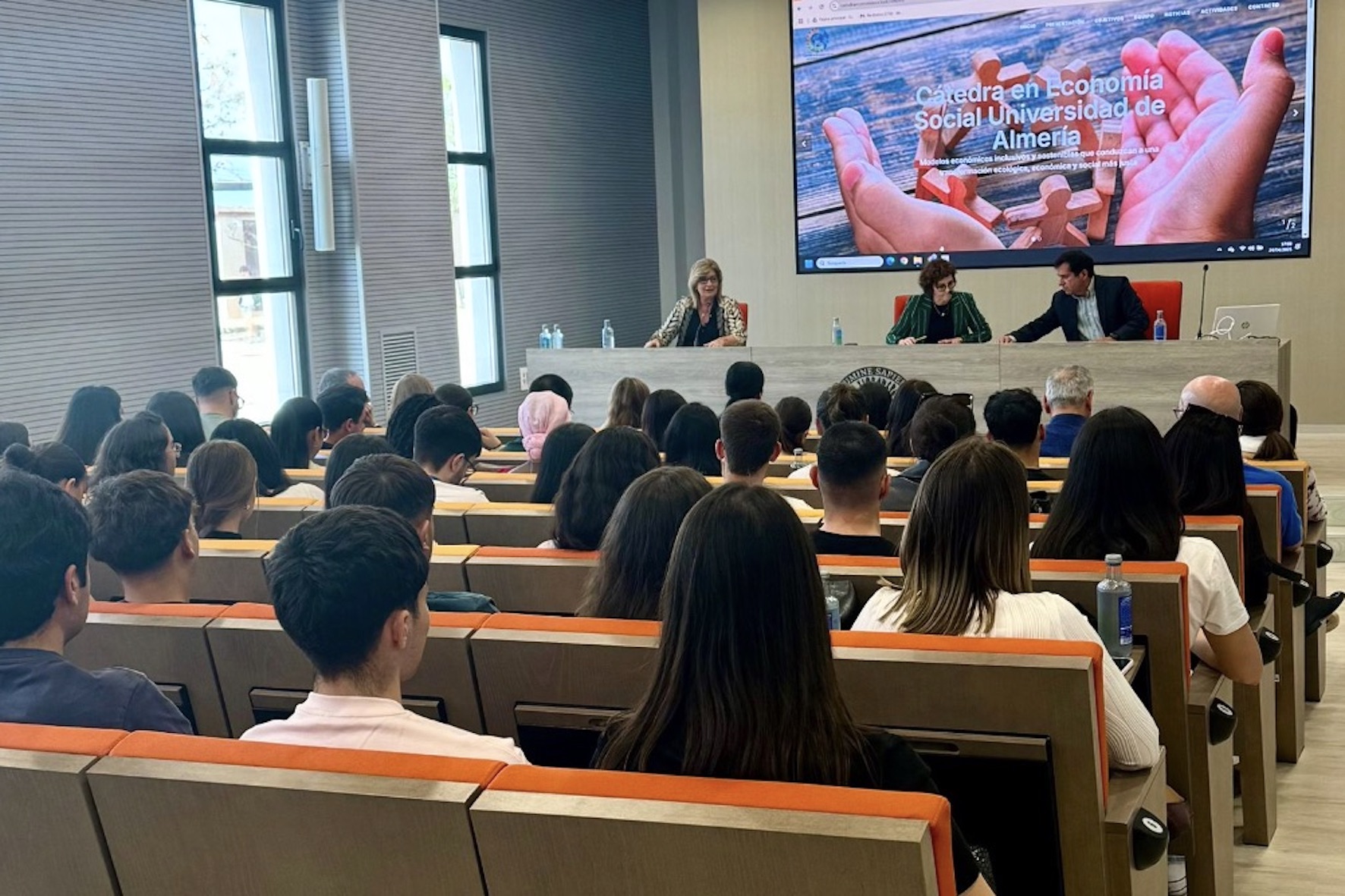 La Cátedra en Economía Social aborda la ley de cooperativas en su primer gran evento