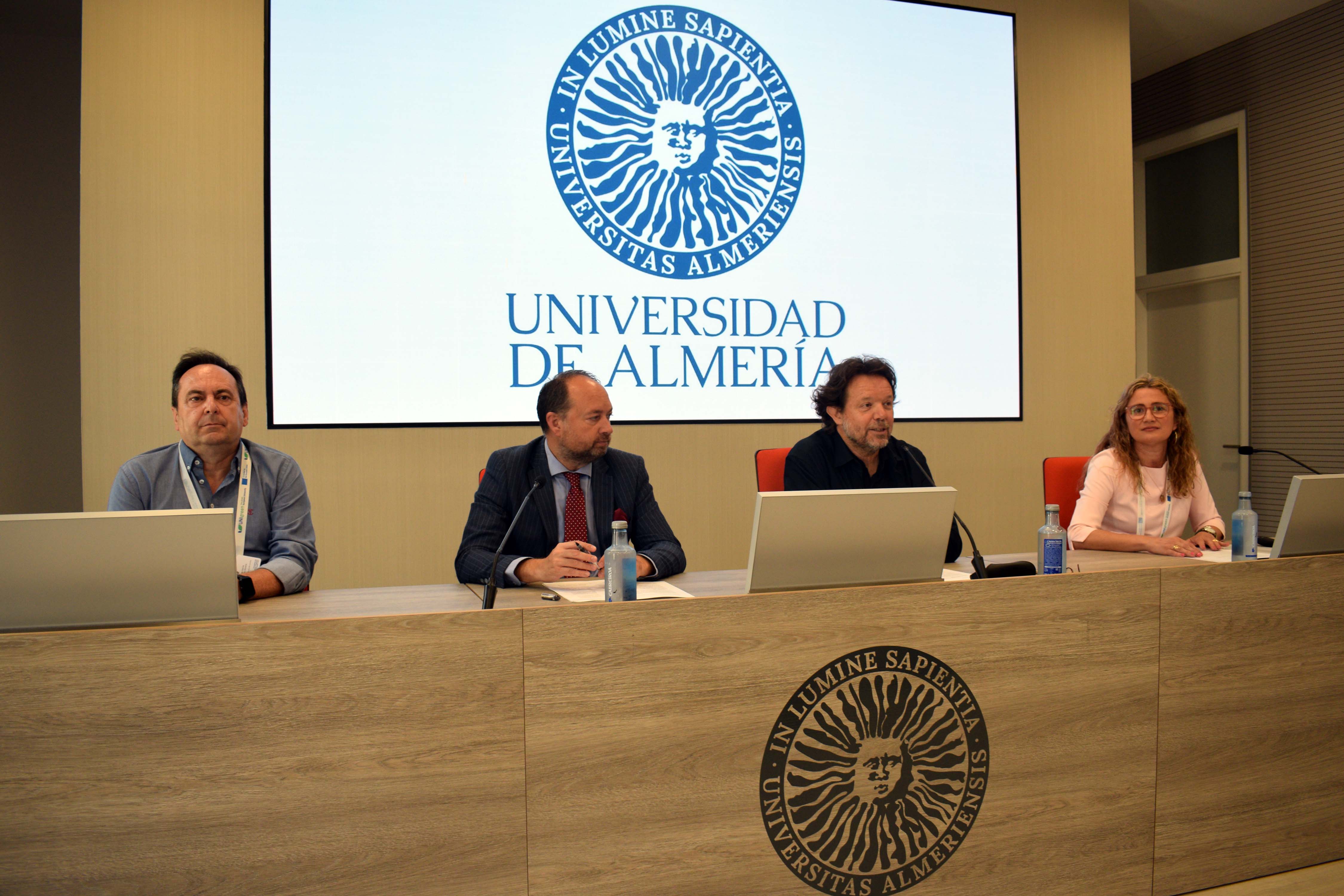 Profesores de 8 universidades internacionales aprenden sobre formación dual en la Universidad de Almería