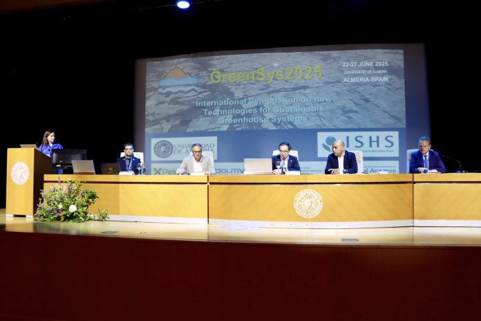 Más de 300 especialistas mundiales en tecnología de invernadero se dan cita en la UAL