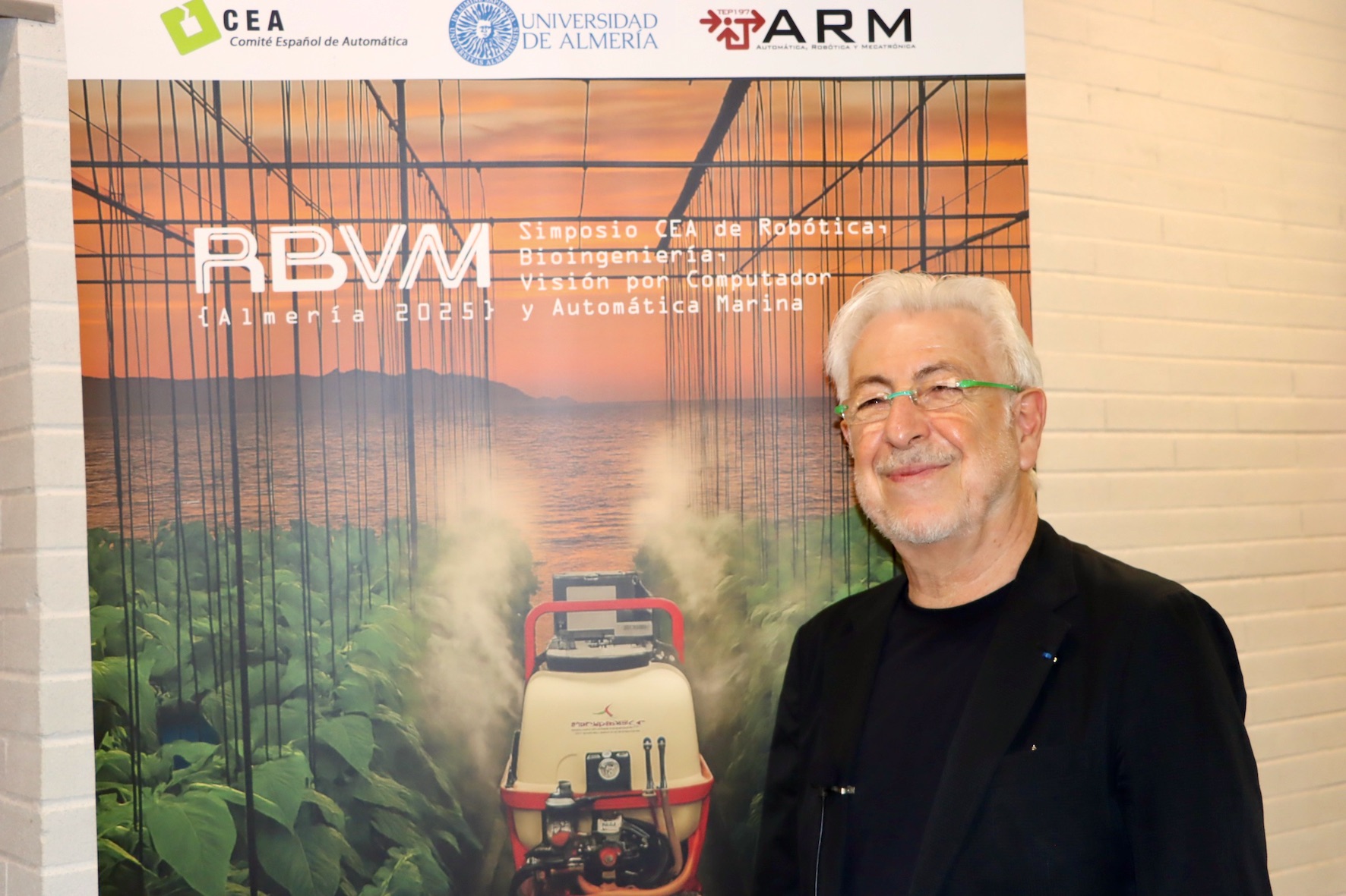 Oussama Khatib en la UAL: “Los robots no dominarán el mundo, también nos necesitan”