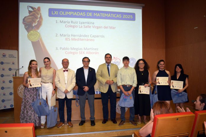Premios a 15 jóvenes talentos preuniversitarios en ciencias experimentales