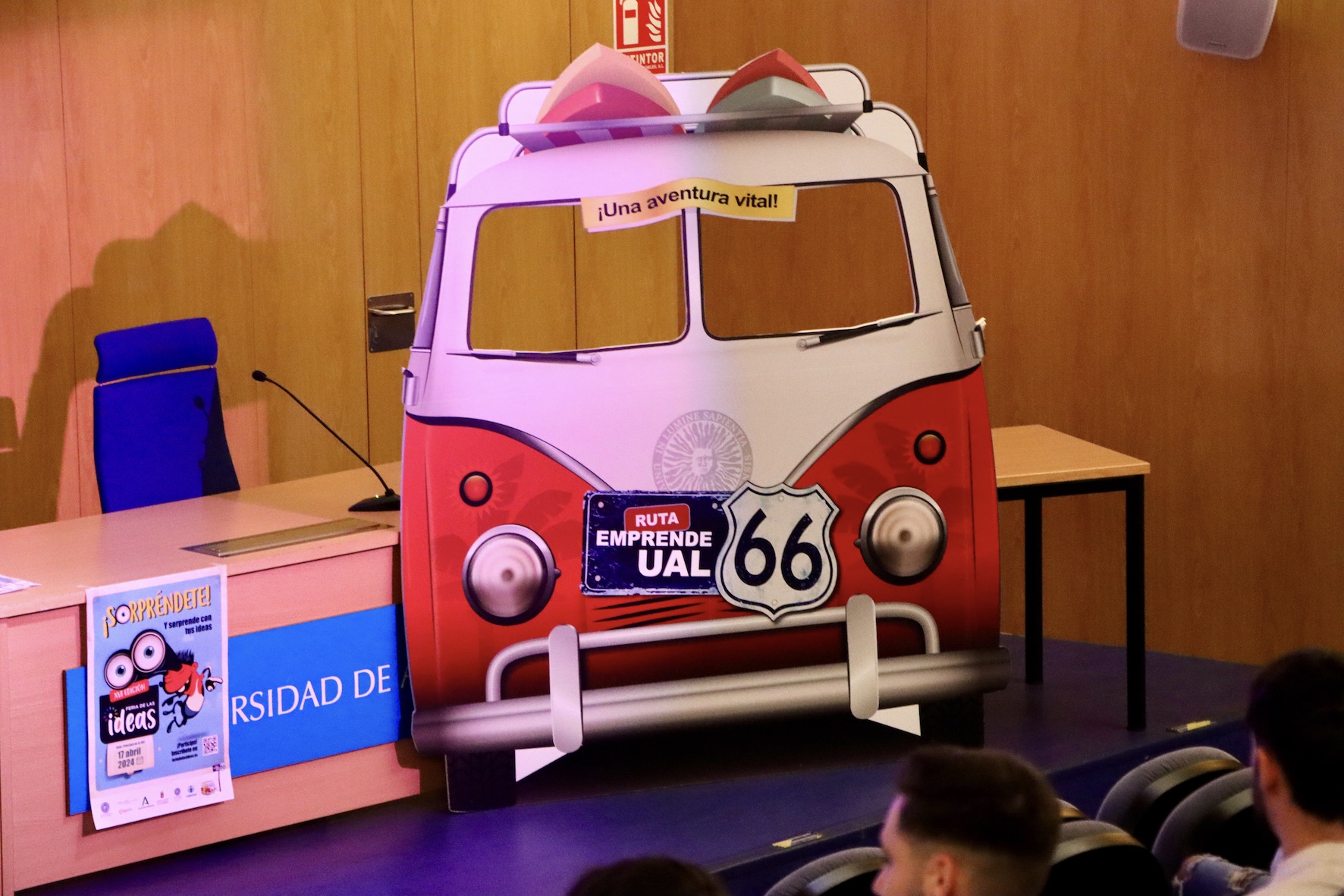 El concurso ‘EmprendeUAL por el Mundo’ busca ‘importar’ negocios innovadores de otros países