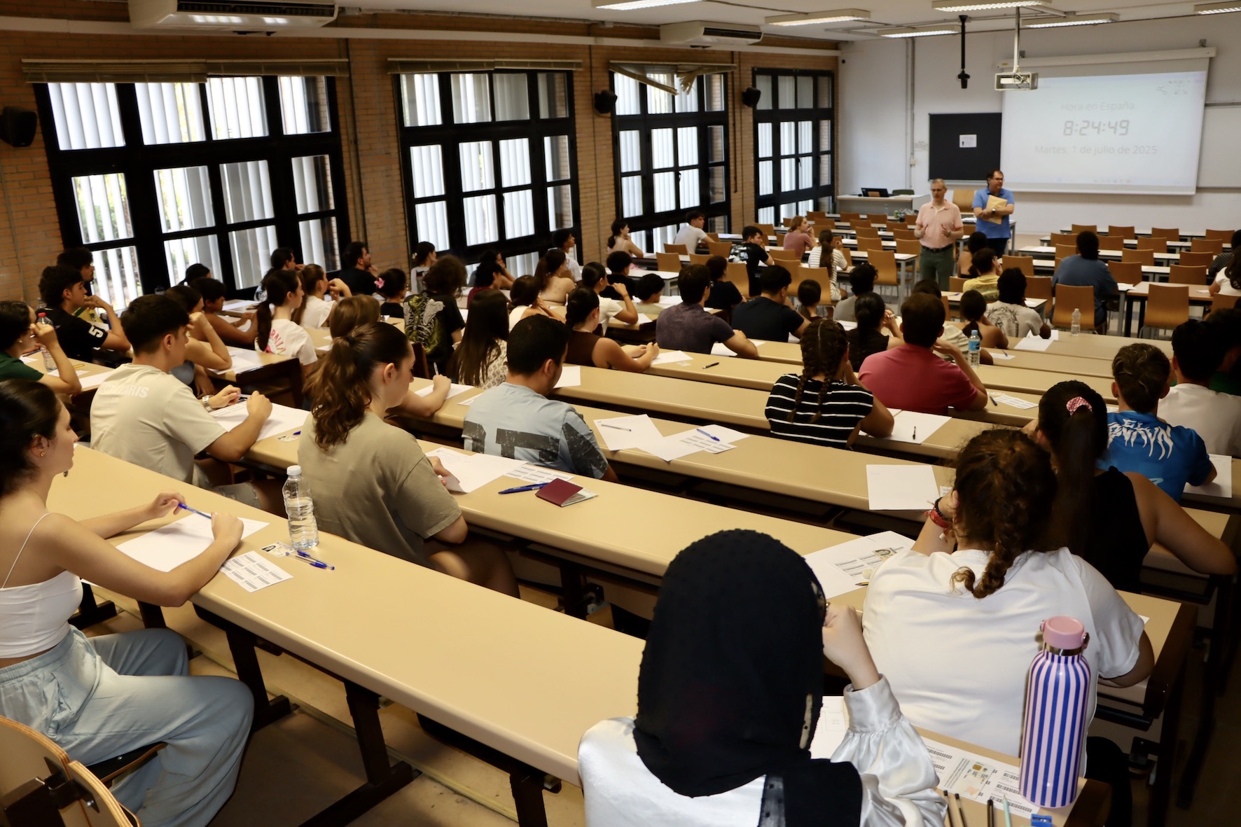 Casi mil estudiantes afrontan los exámenes de la PAU Extraordinaria