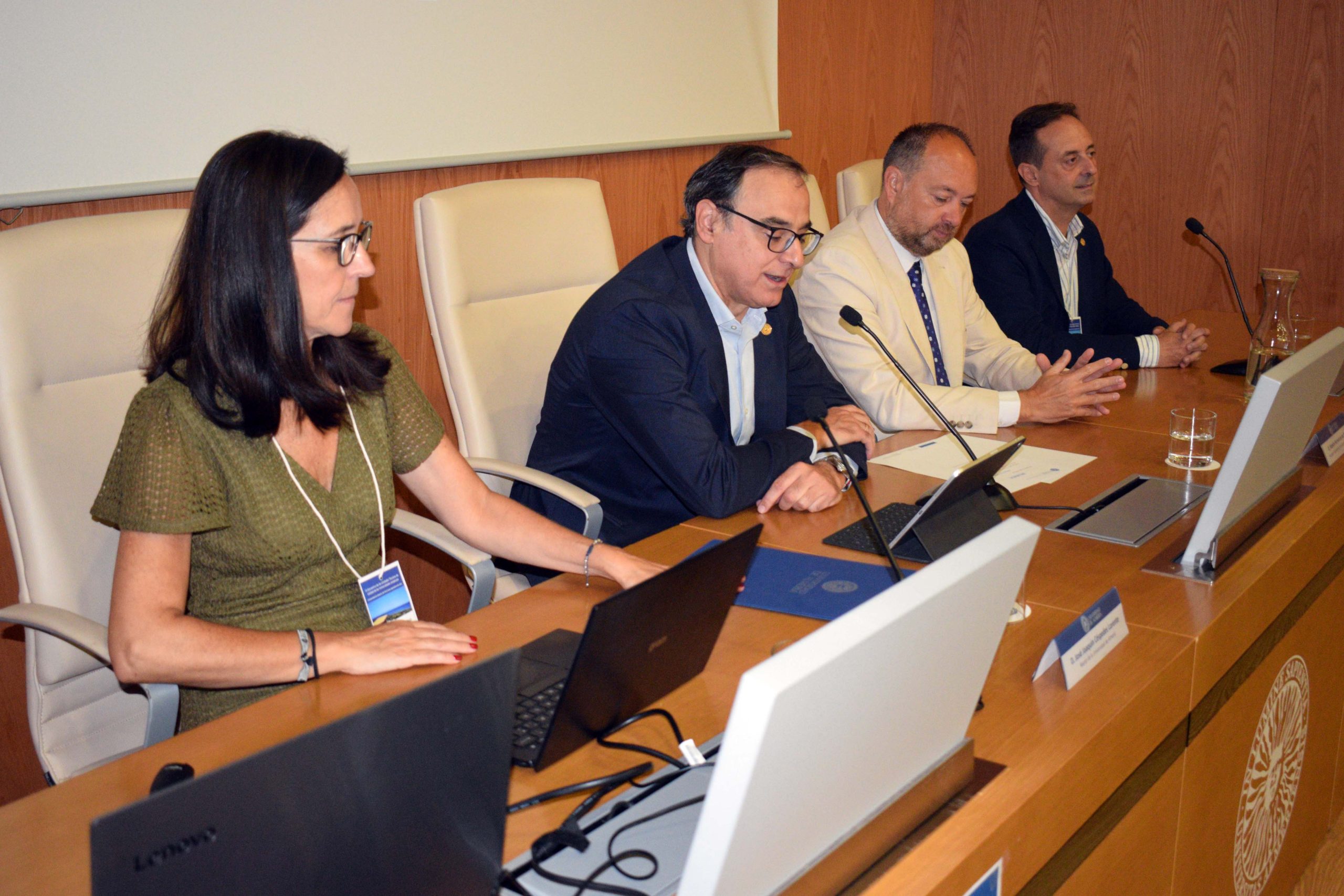 Cerca de un centenar de técnicos de calidad de las universidades andaluzas intercambian experiencias en la UAL