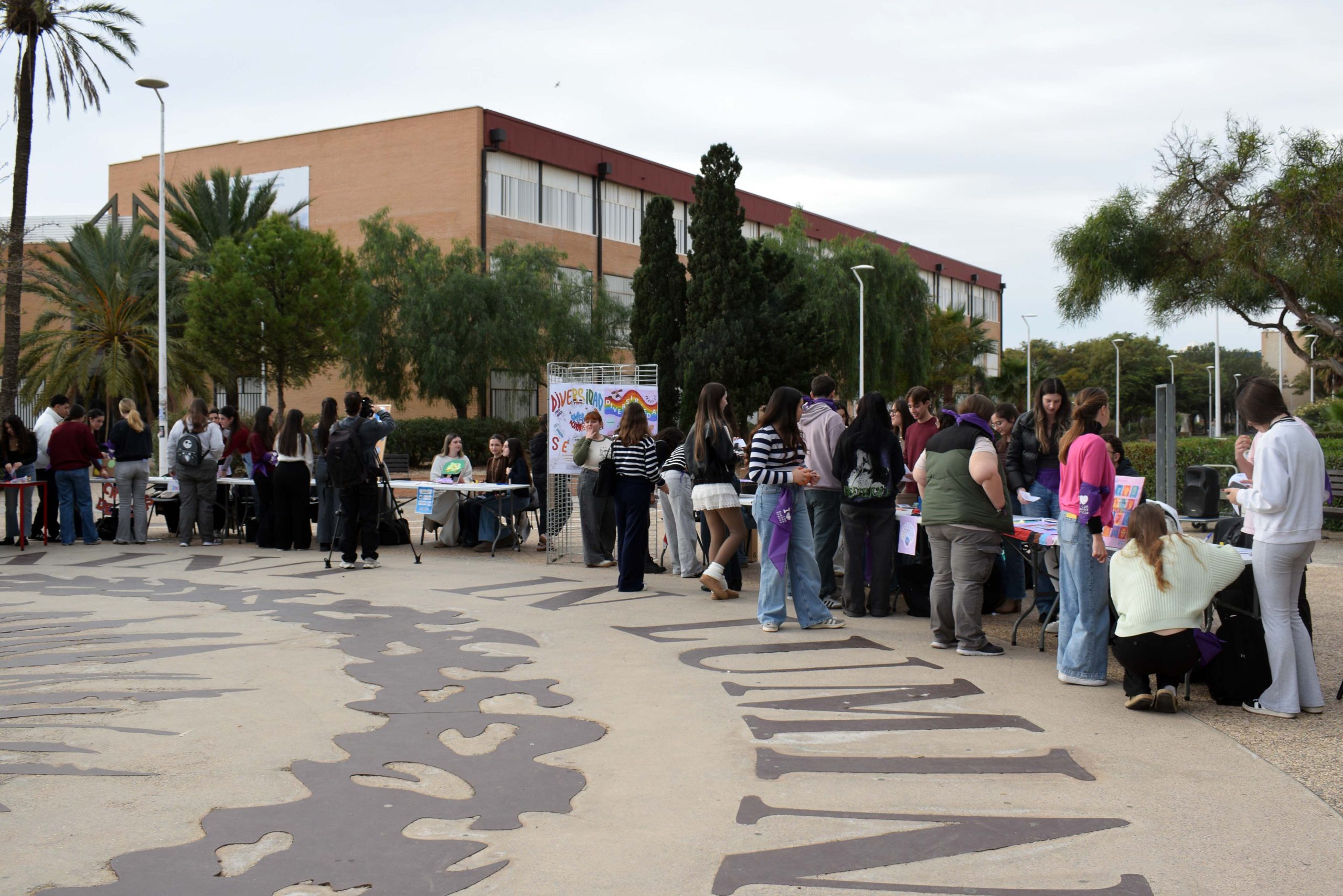 Éxito de participación en la Feria por la Igualdad en la UAL