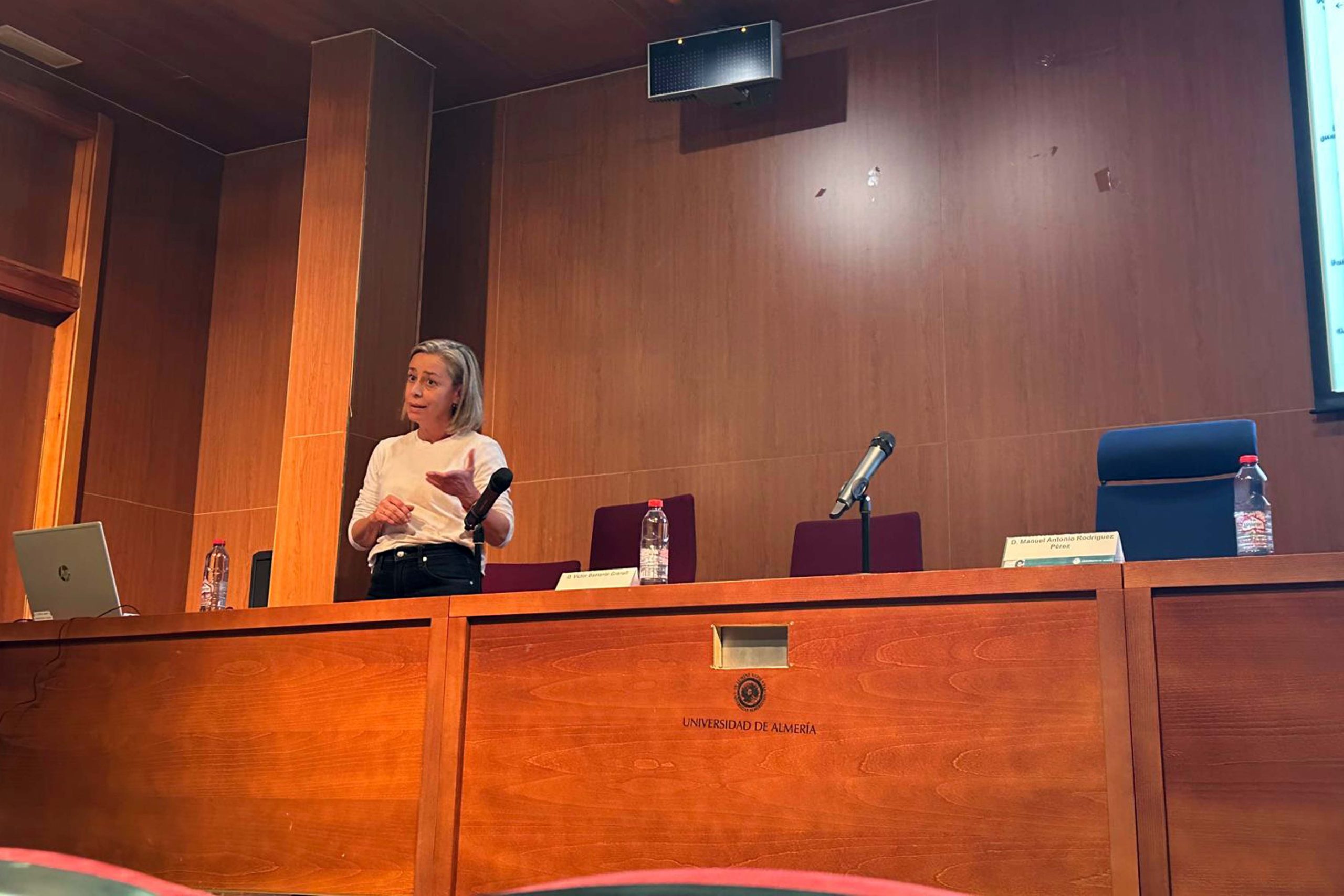 La Facultad de Ciencias de la Educación celebra el éxito del I Intercambio de Experiencias Innovadoras