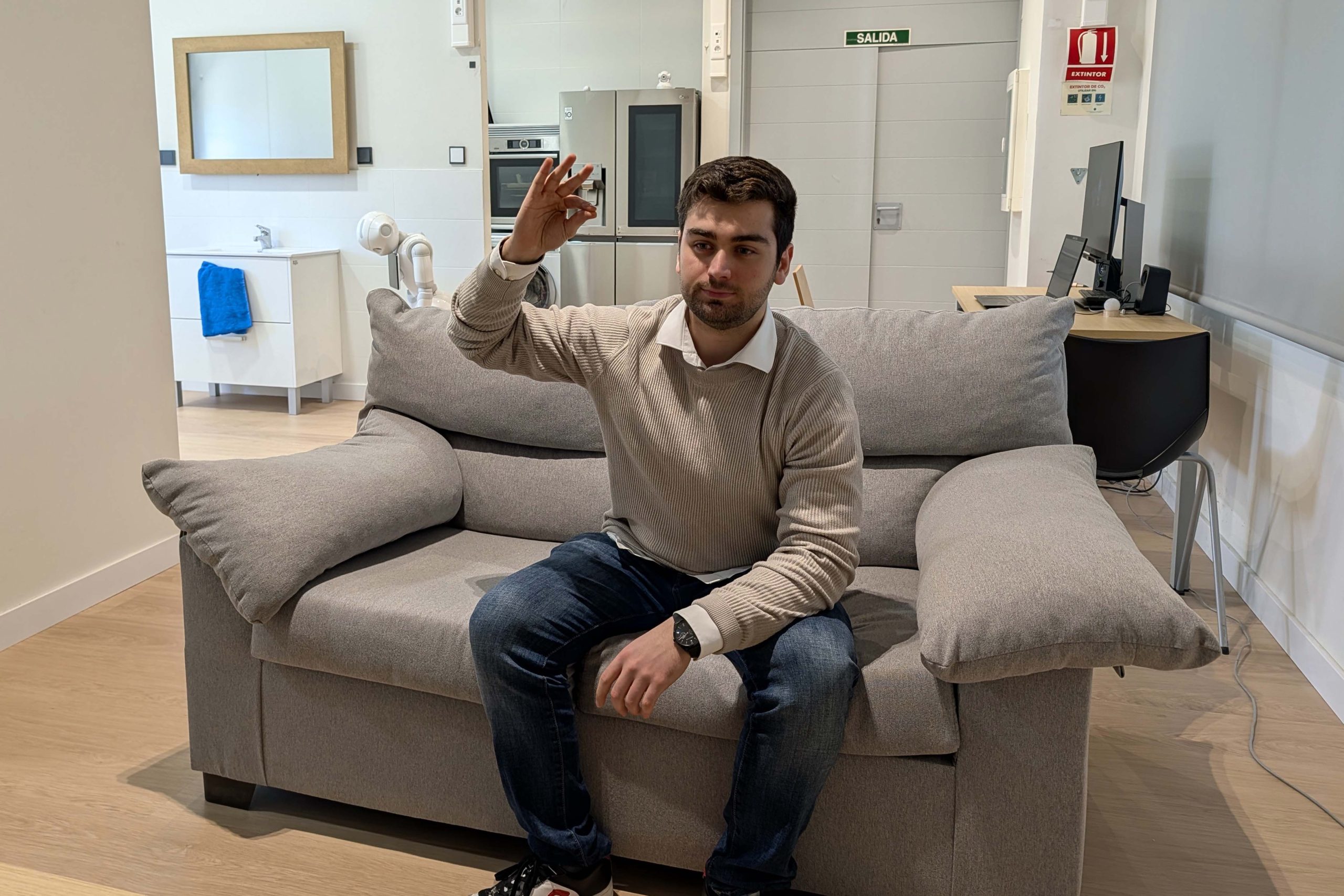 Supercomputación – Algoritmos revoluciona el control del hogar inteligente con Lengua de Signos