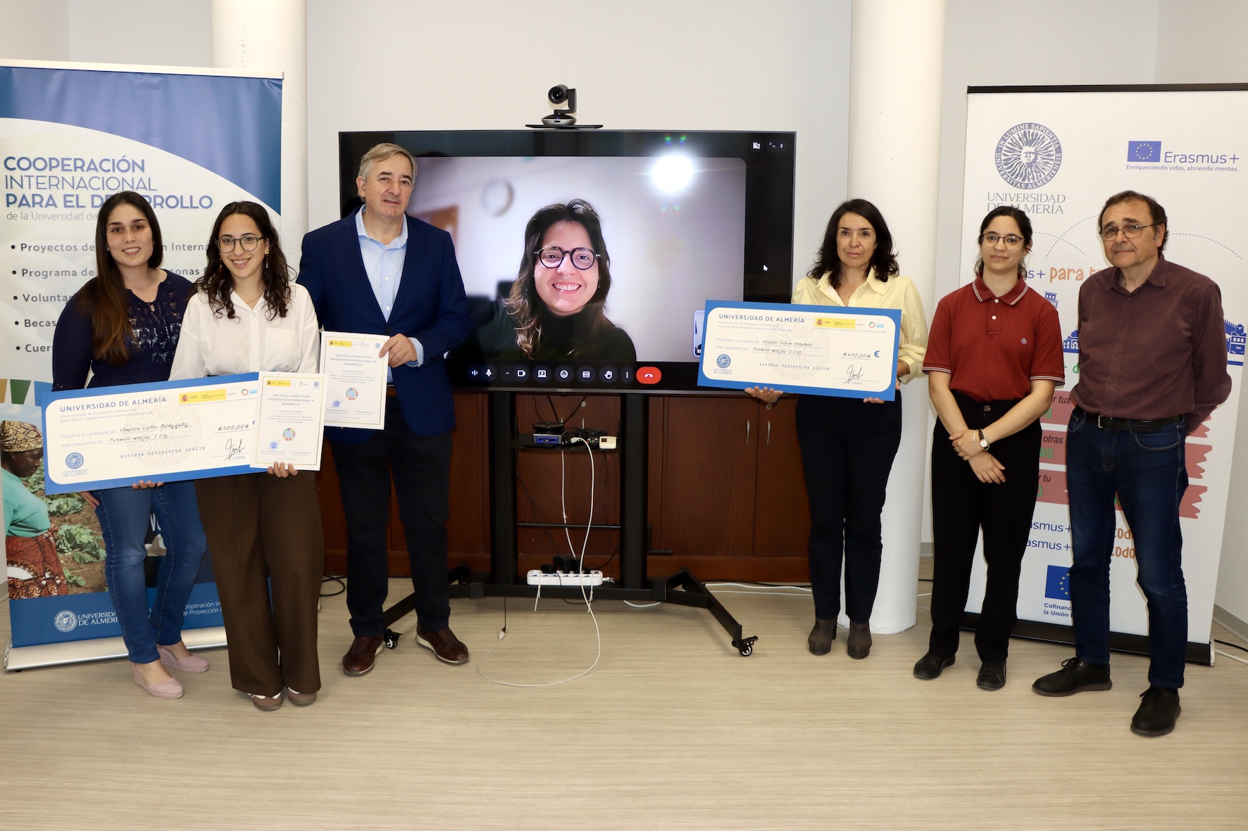 Las ganadoras de los Premios TFG/TFM en Cooperación al Desarrollo ensalzan el compromiso de la UAL