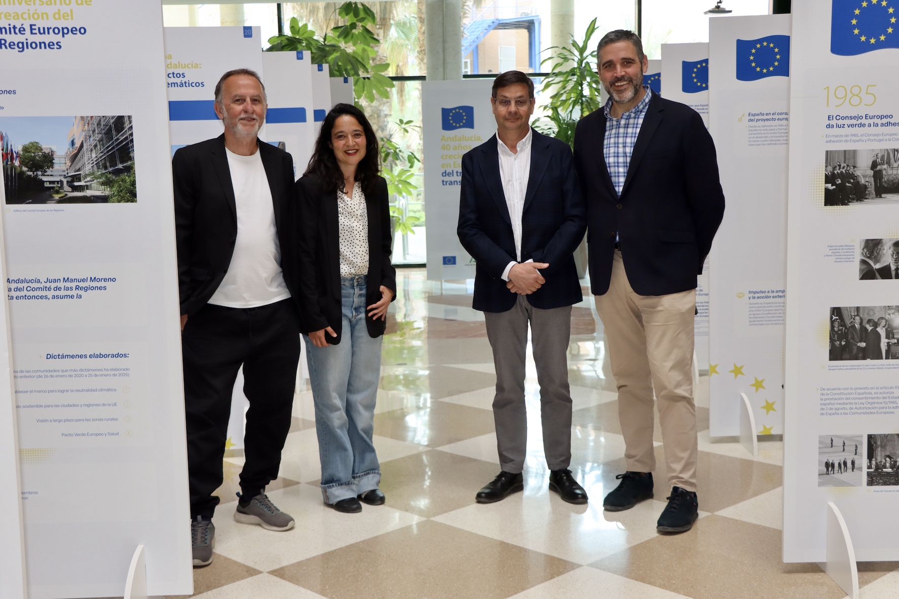 La exposición itinerante ‘Andalucía, 40 años creciendo en Europa’ defiende el europeísmo en el campus de la UAL