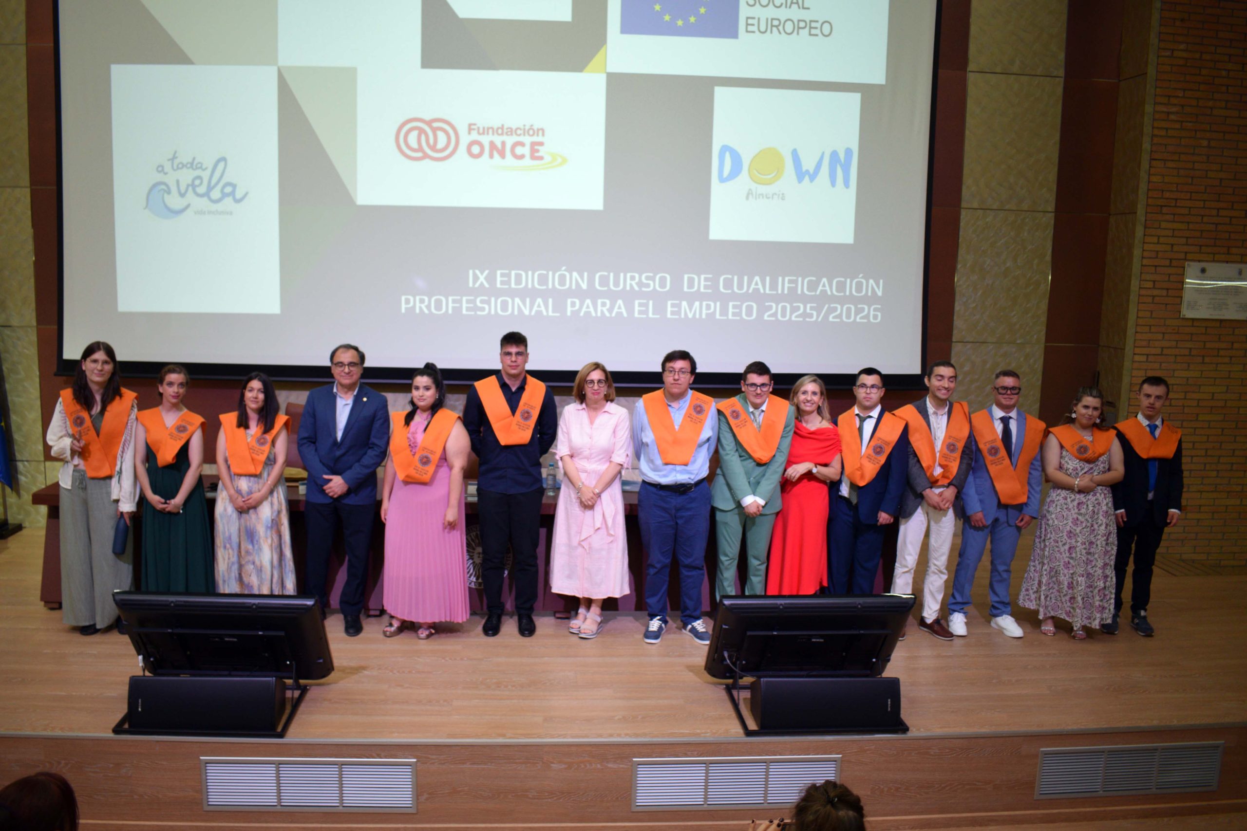 Doce jóvenes culminan el programa inclusivo de cualificación profesional para el empleo