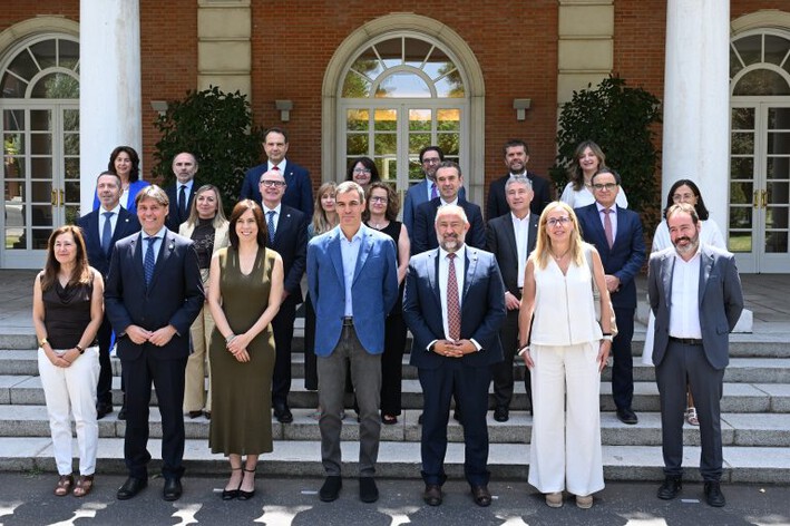 La junta rectora de las universidades españolas se reúne con el presidente del Gobierno en Moncloa