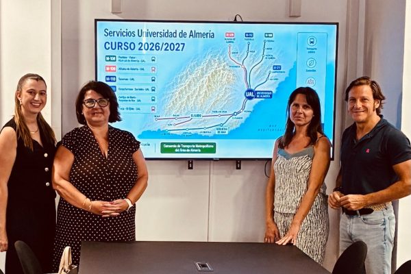 Los servicios de transporte público entre la UAL y la provincia se incrementan este curso 2026/2027